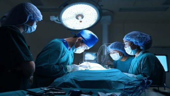 Một số trường hợp bán tắc ruột cũng cần phải phẫu thuật. Nguồn ảnh: www.kcl.ac.uk