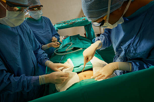 Trào ngược dịch mật thường là biến chứng sau phẫu thuật cắt dạ dày và túi mật. Nguồn ảnh: istockphoto.com