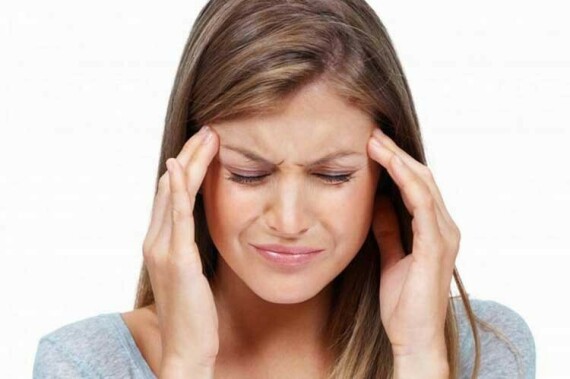 Bạn có thể gặp phản ứng đau đầu sau khi dùng thuố