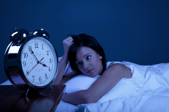 Tình trạng bồn chồn, khó ngủ có thể xuất hiện khi mới bắt đầu điều trị bằng thuốc Fluoxetin