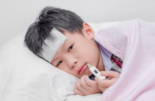 Một số trẻ bị sốt khi dùng thuốc Dobenzic
