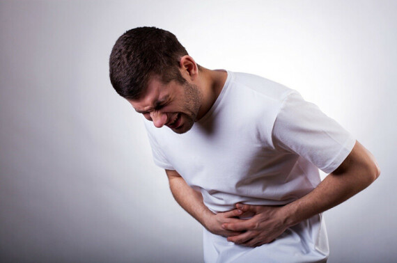 Dalacin C có thể gây đau bụng